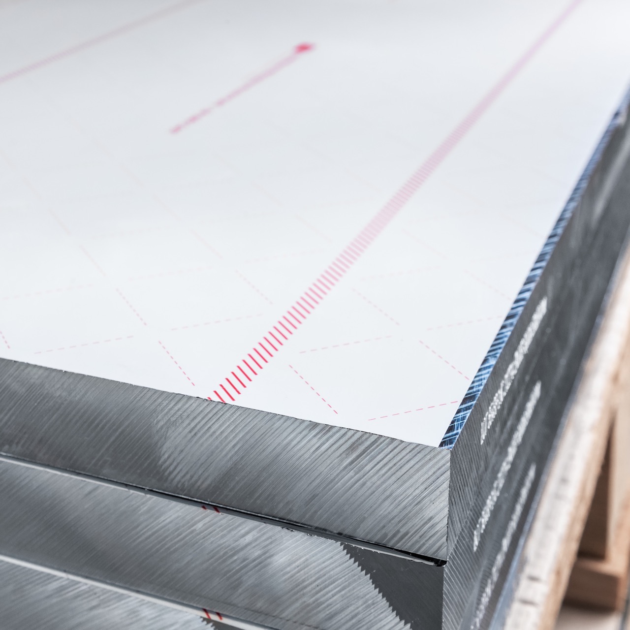 HÖntött és síkbamart alumínium vastaglemez