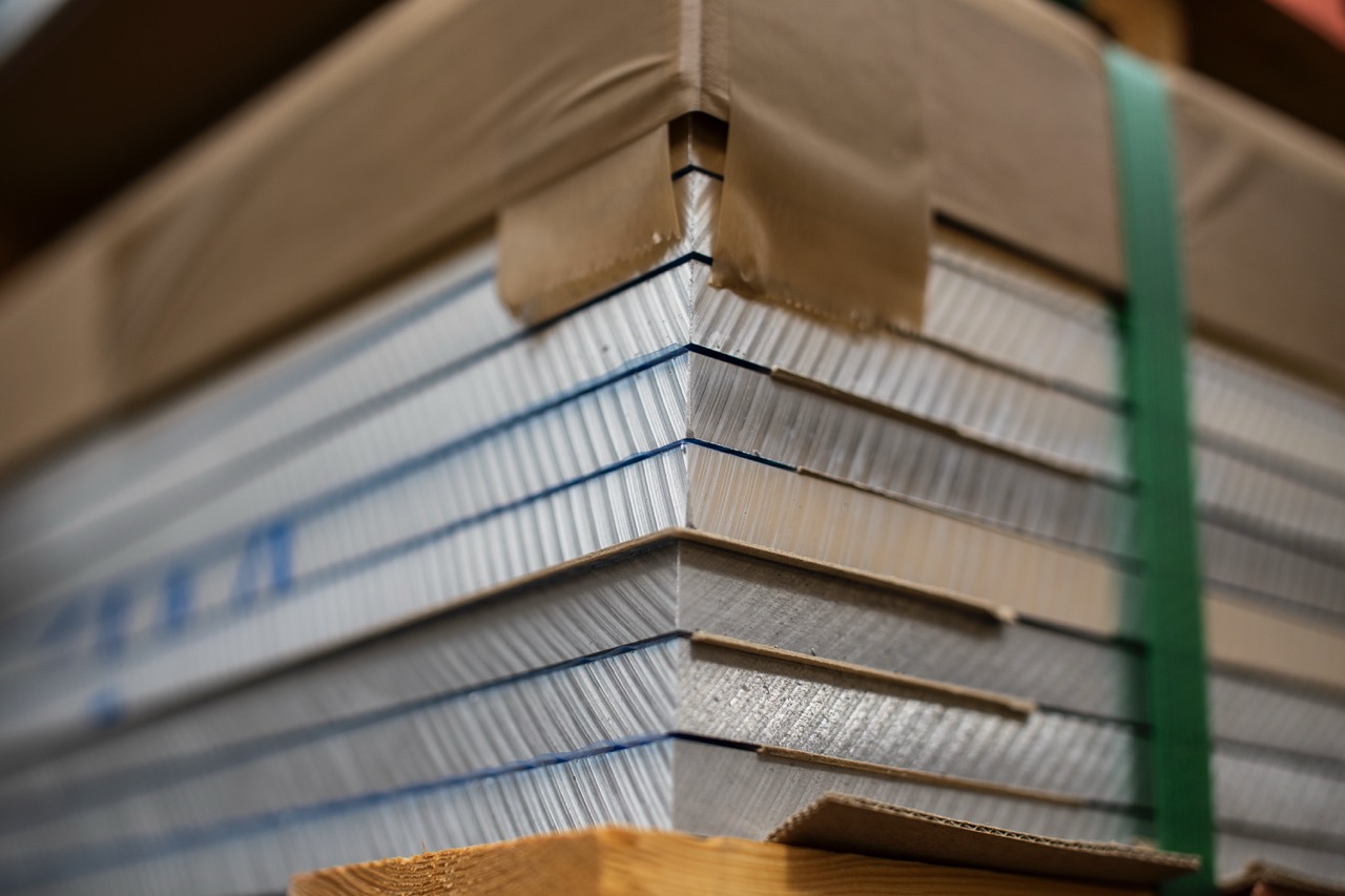 HÖntött és síkbamart alumínium vastaglemez